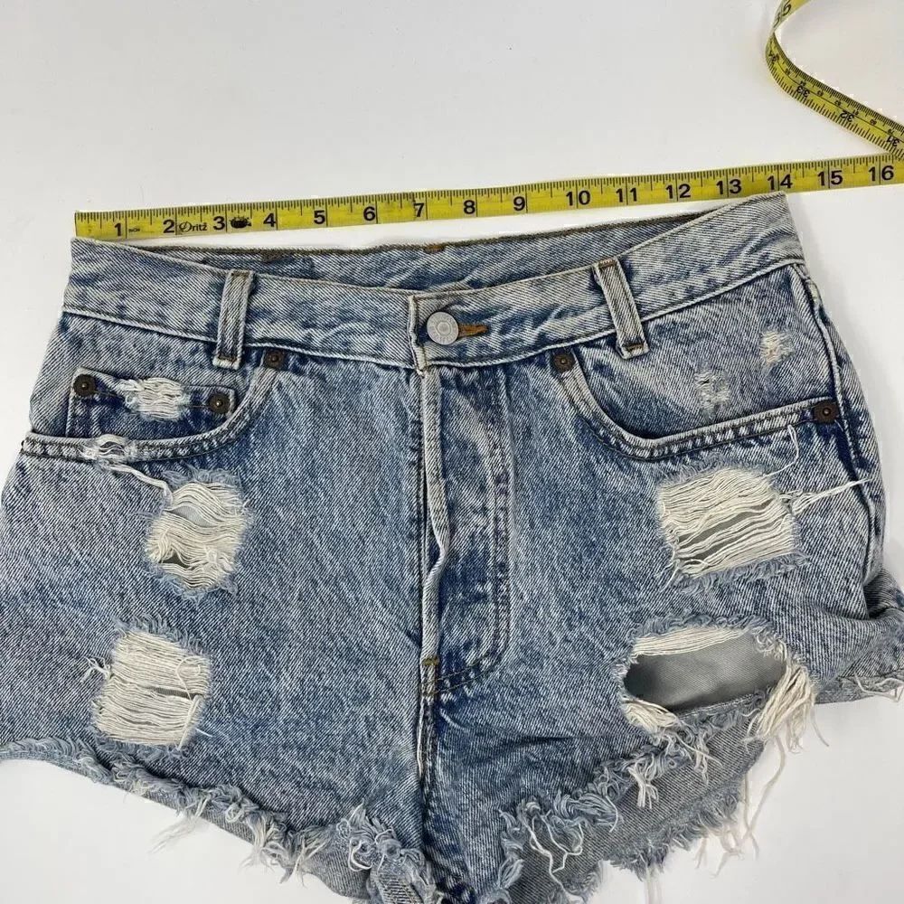 Vintage Levi’s 501 Acid Wash destroyed Shorts Sz 29